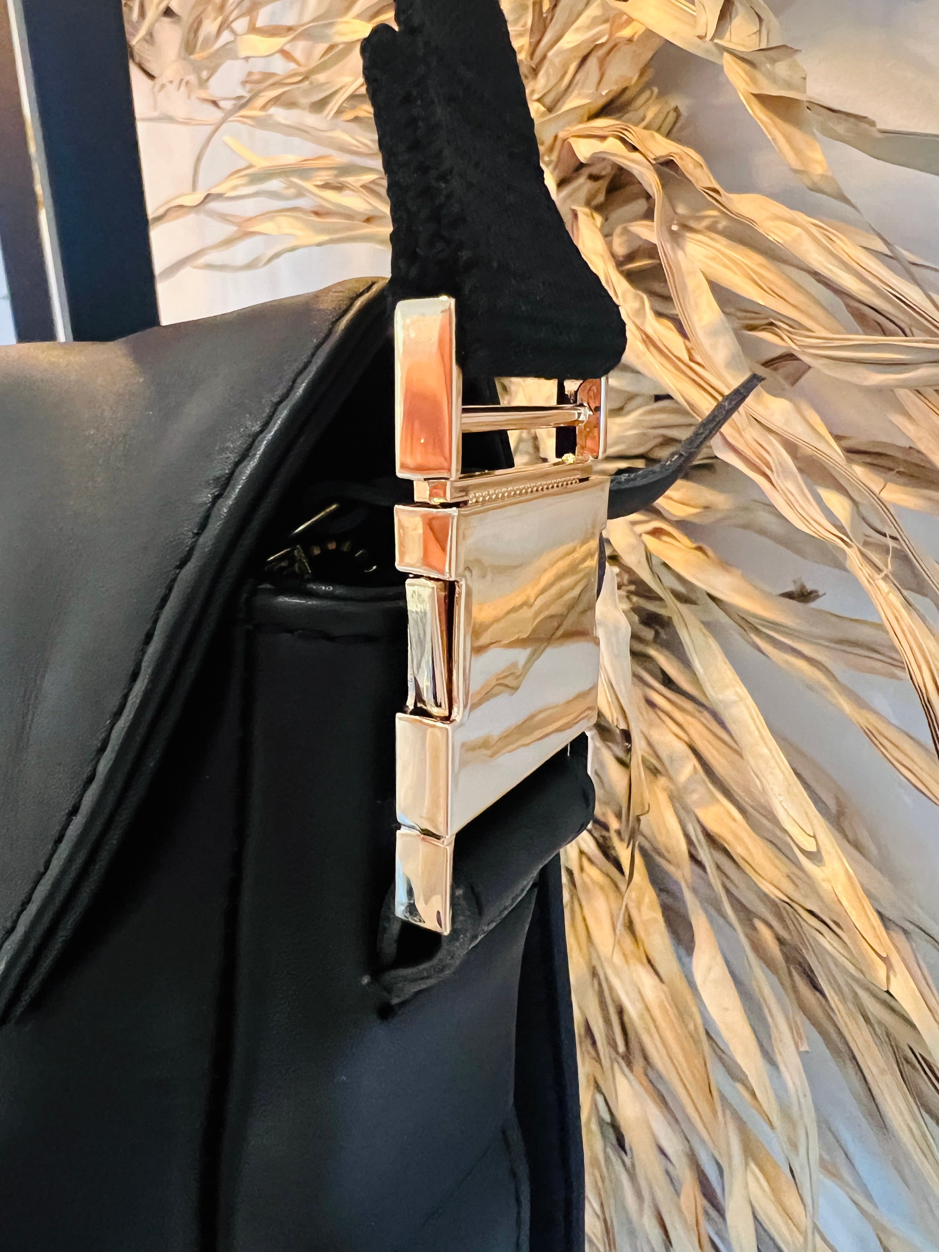 Furcifer Pluss sort- stor modell🖤