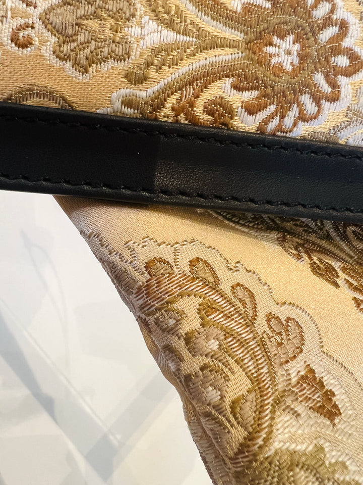 Stropp til Furcifer Pluss sort med gullshimmer bunnfarge