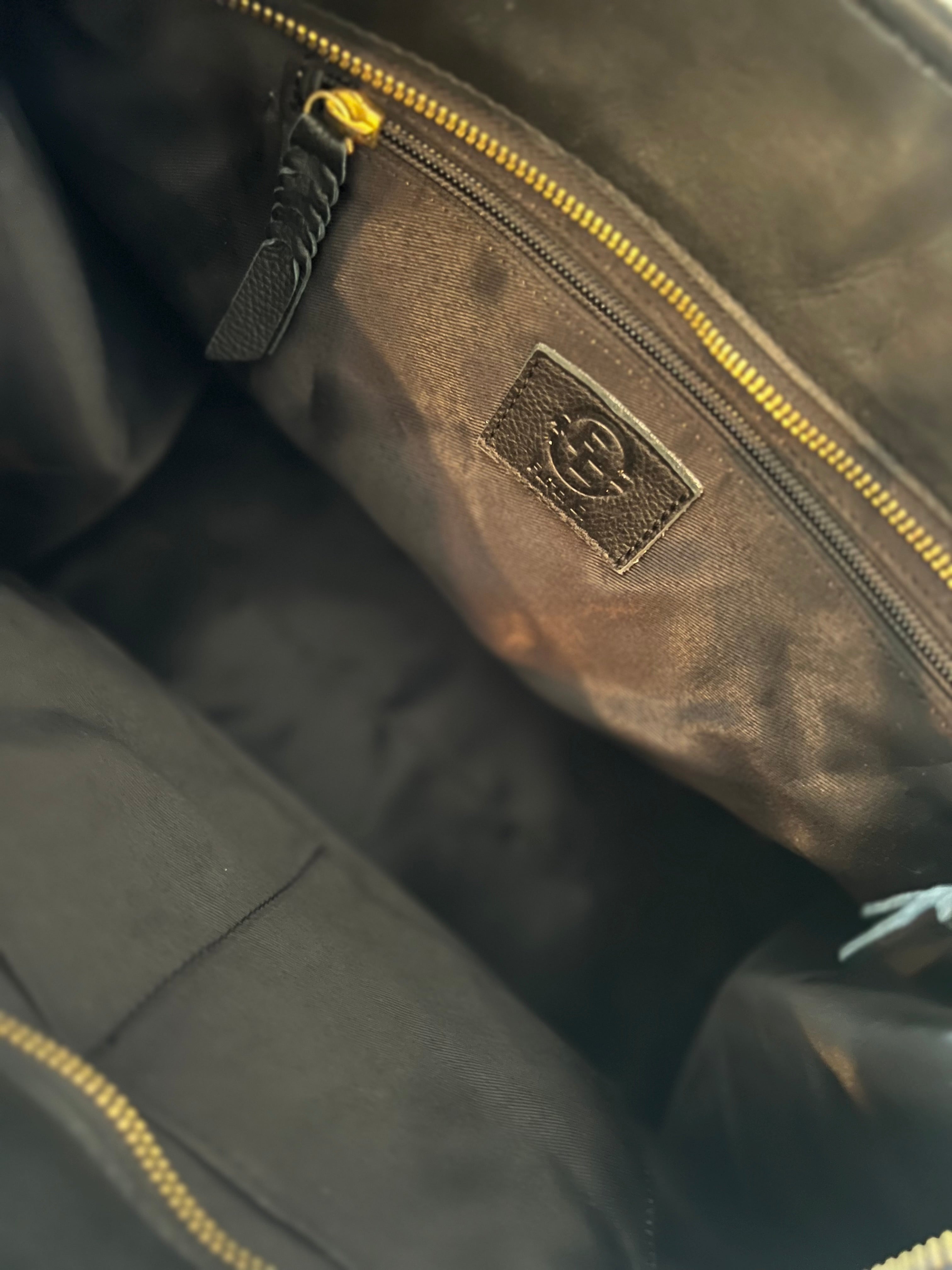 Carpet, sort med søm på fletting