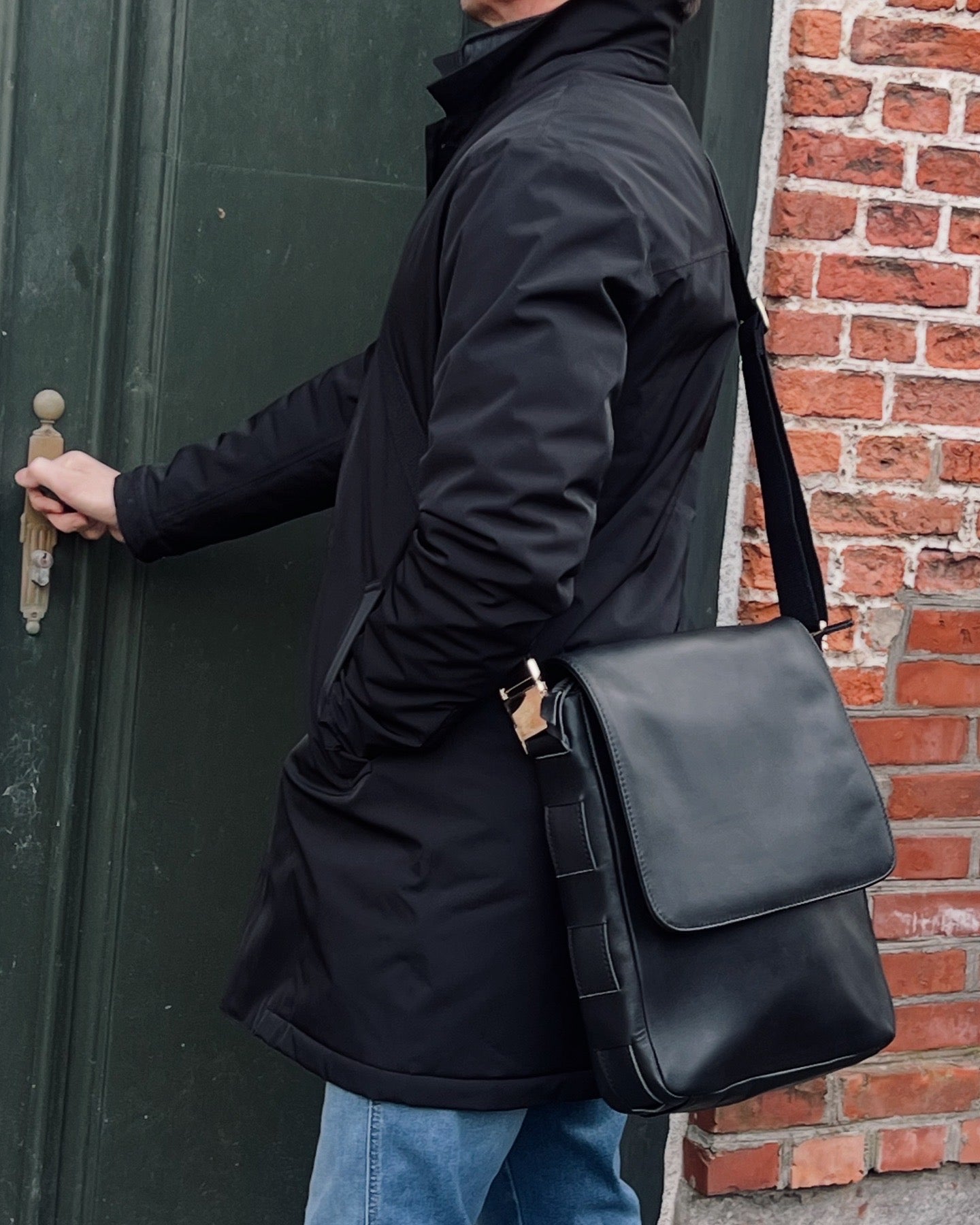 Furcifer Pluss sort- stor modell🖤