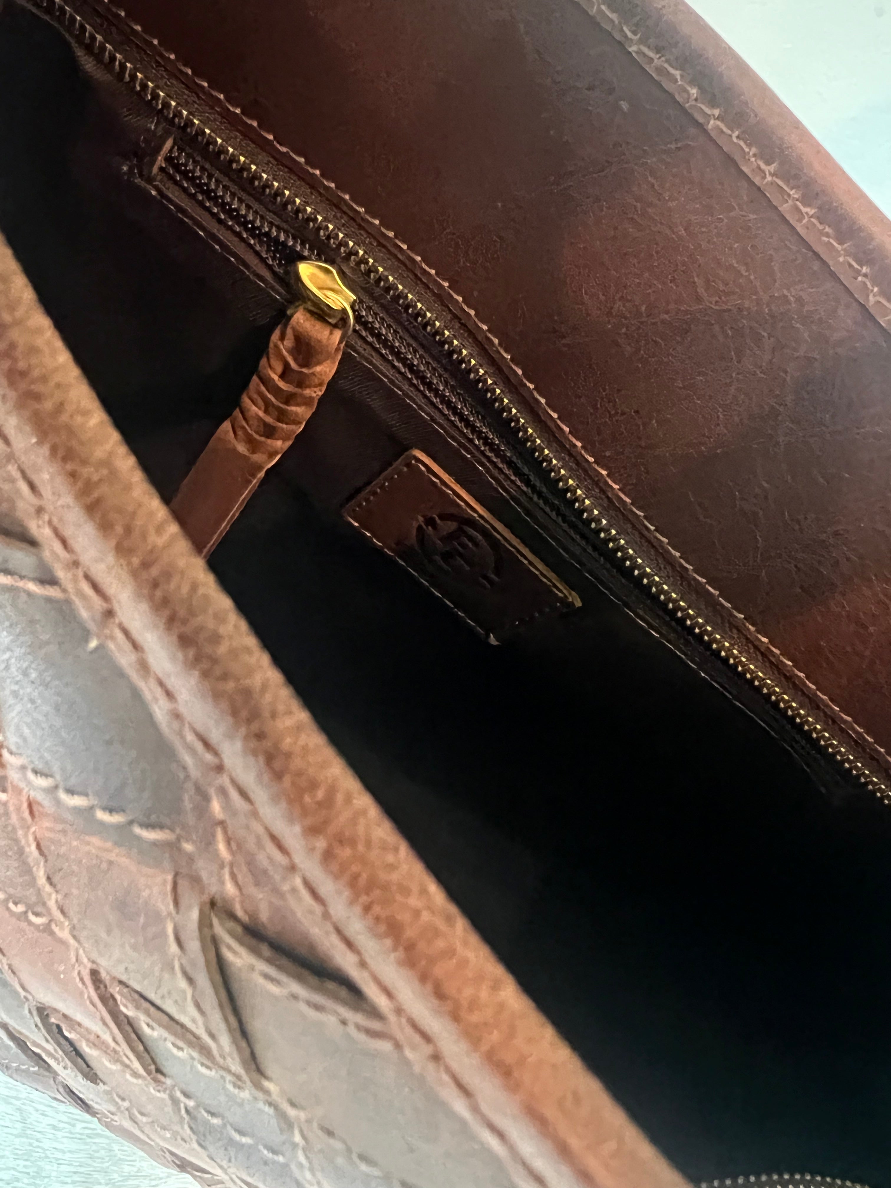 Carpet, Dark caramel med søm på flettingen