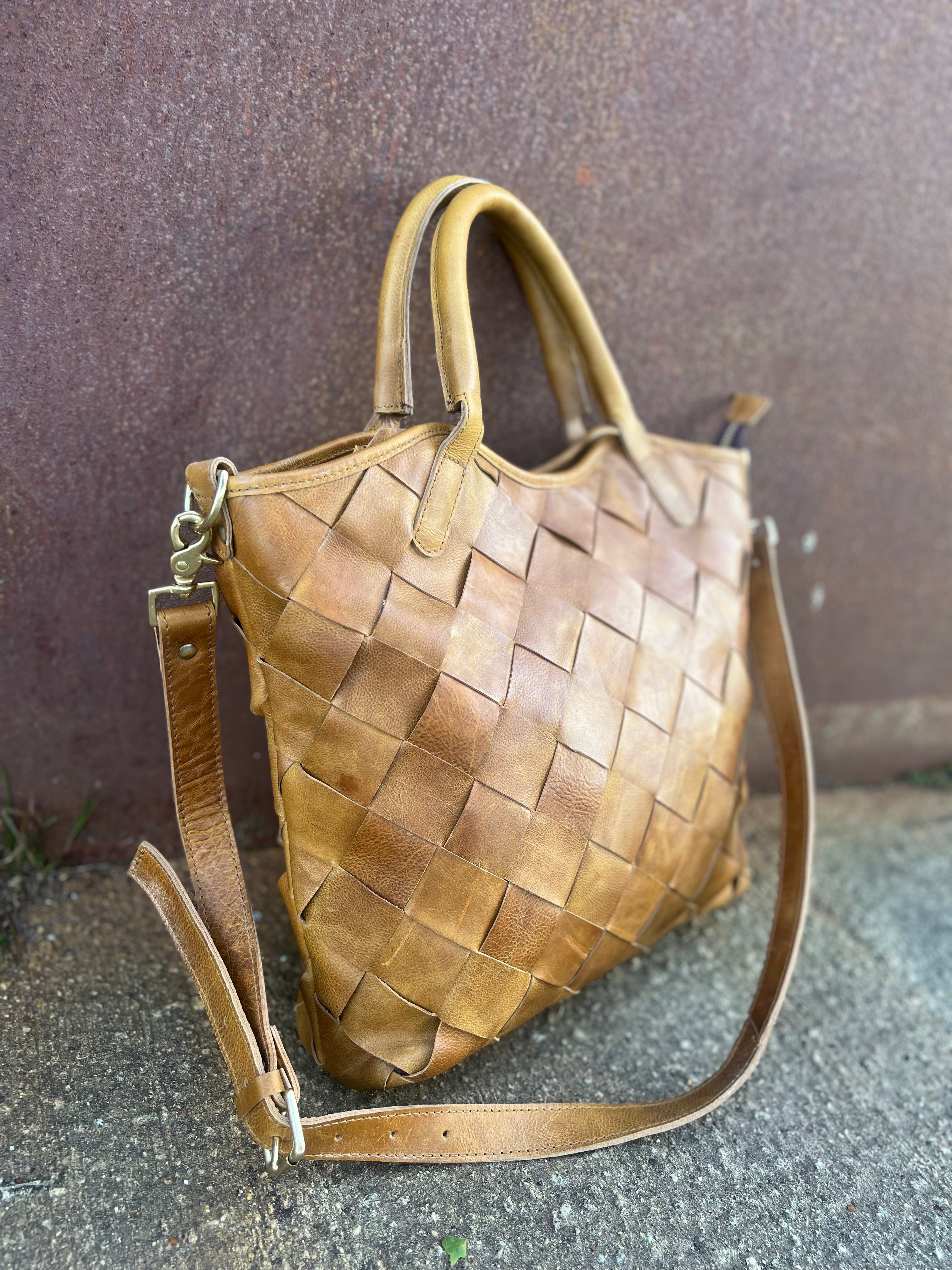 Kinyongia shiny honey