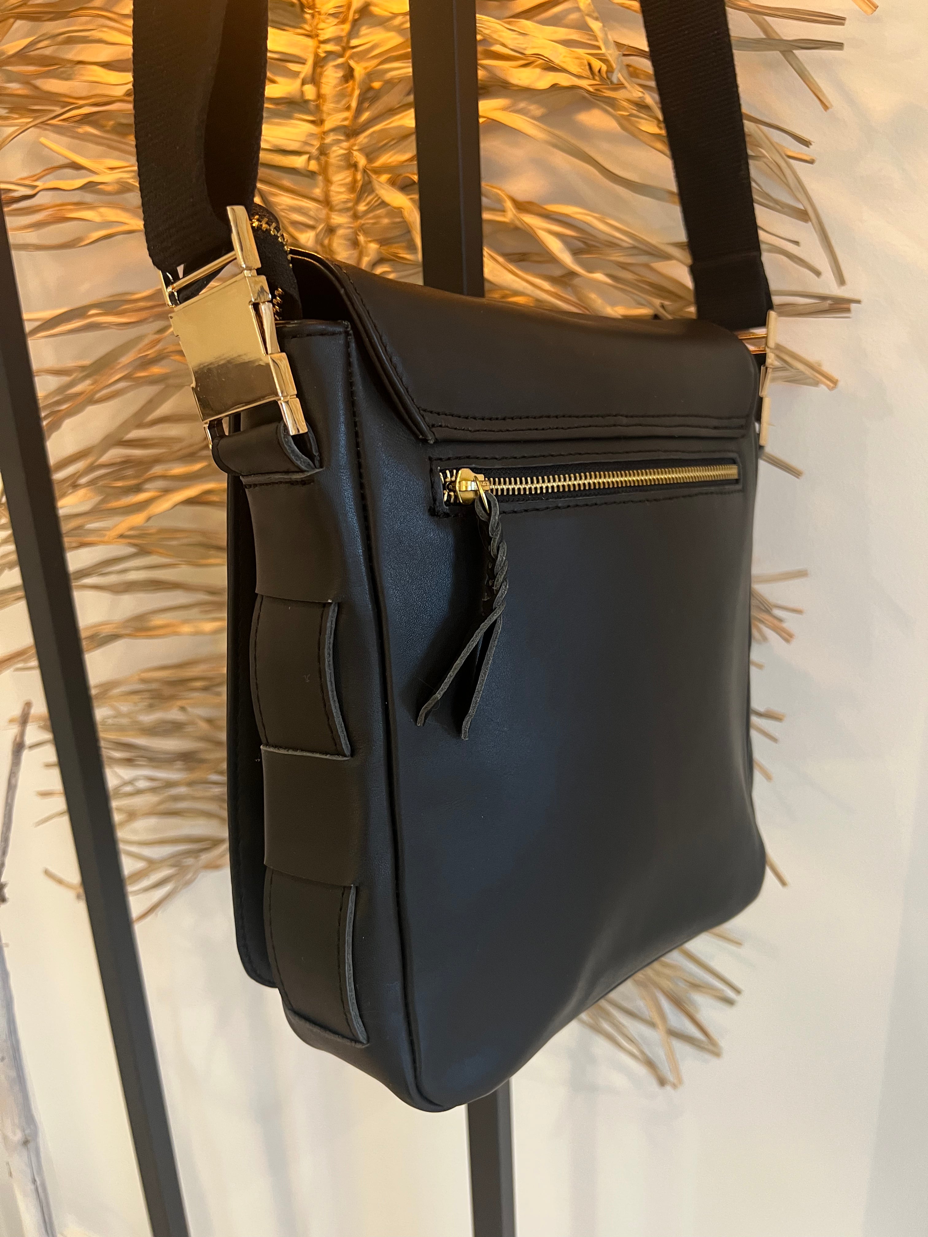 Furcifer Pluss sort skinn liten🖤